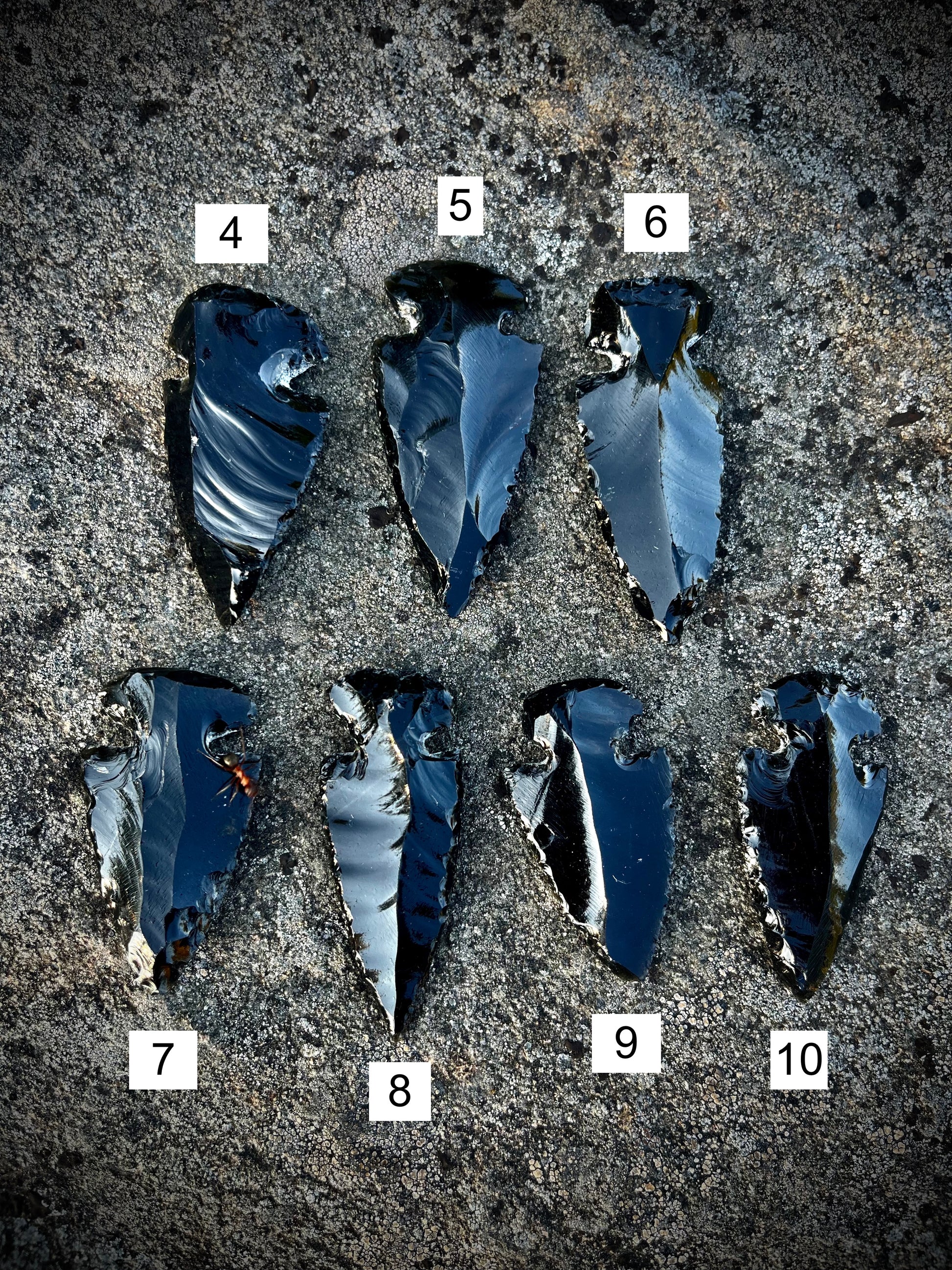Keskikokoiset obsidiaanikärjet