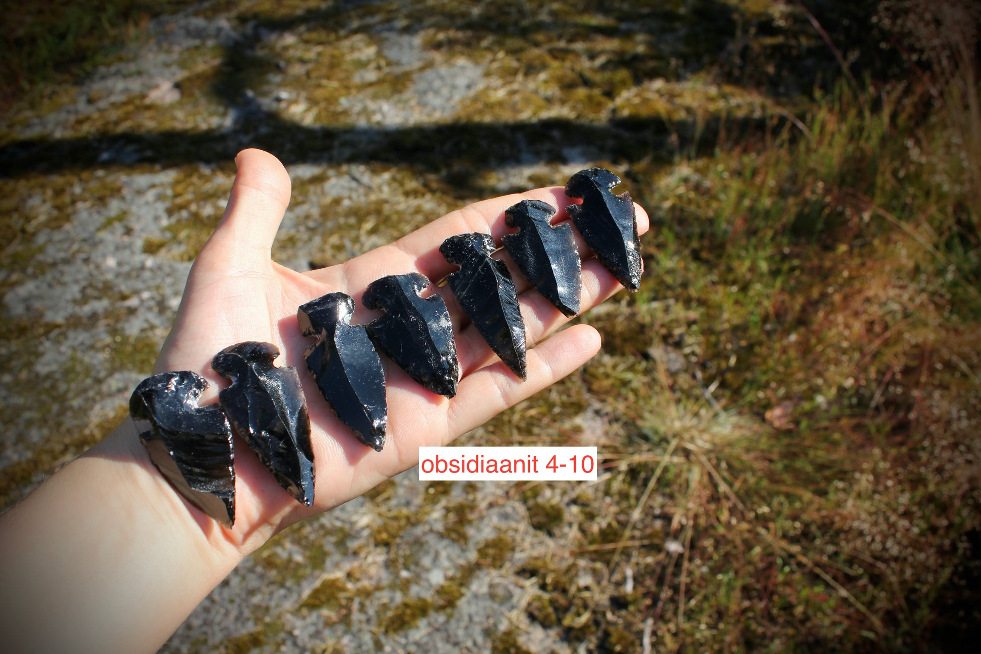 Keskikokoiset obsidiaanikärjet